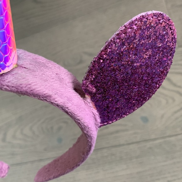 4/$12 👧🏻 Unicorn Headbands (2) - Picture 7 of 7